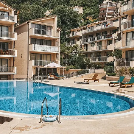 A&a In Blue Horizon Przno With Pool Апартаменты Будва